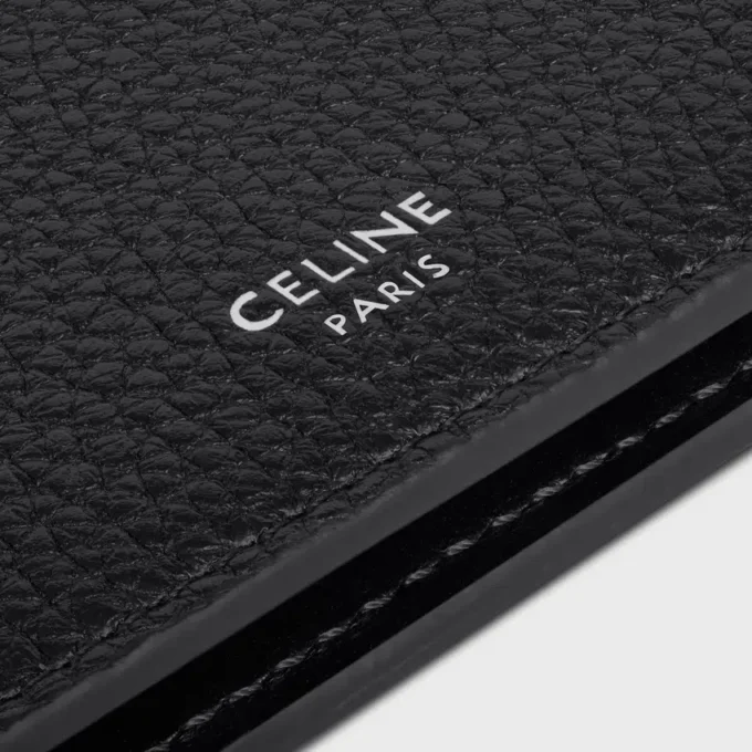 Porte-cartes à deux volets en cuir de veau grainé Porte-cartes à deux volets en cuir de veau grainé