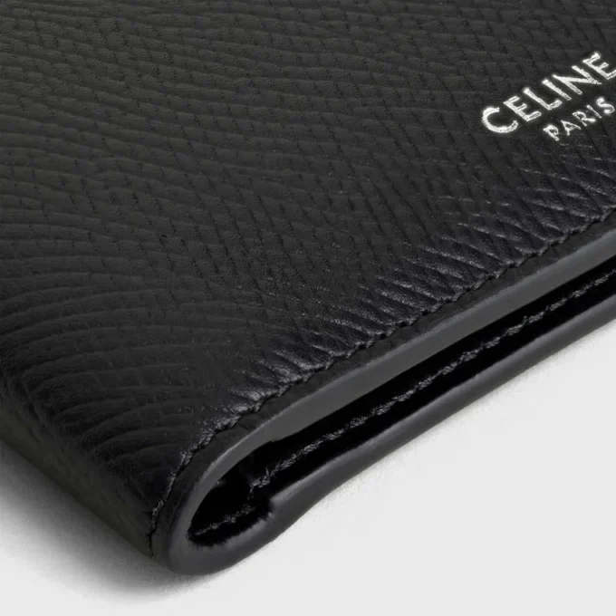 Porte-cartes à deux volets en cuir de veau grainé Porte-cartes à deux volets en cuir de veau grainé