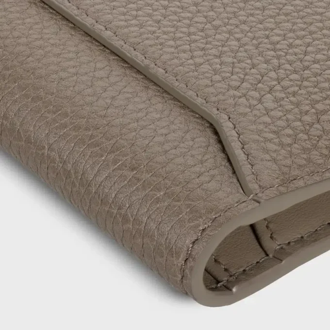 Porte-cartes vertical en cuir de veau grainé Porte-cartes vertical en cuir de veau grainé