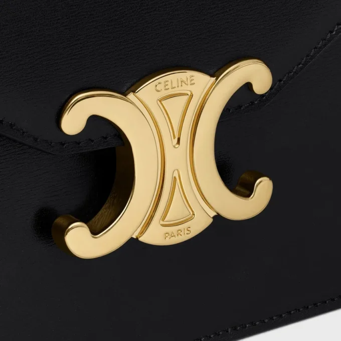 Portefeuille à chaîne Margo en cuir de veau brillant Portefeuille à chaîne Margo en cuir de veau brillant