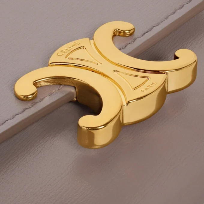 Portefeuille compact avec compartiment à monnaie Triomphe en cuir de veau brillant Portefeuille compact avec compartiment à monnaie Triomphe en cuir de veau brillant