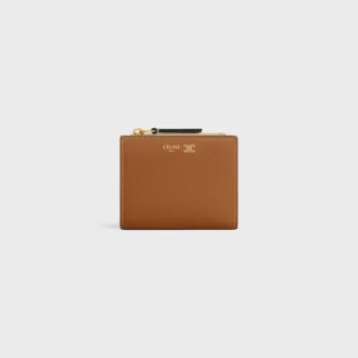 Portefeuille compact Triomphe Stamp en cuir de veau grainé souple