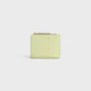 Portefeuille compact Triomphe Stamp en cuir de veau grainé souple