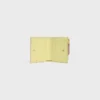 Portefeuille compact Triomphe Stamp en cuir de veau grainé souple