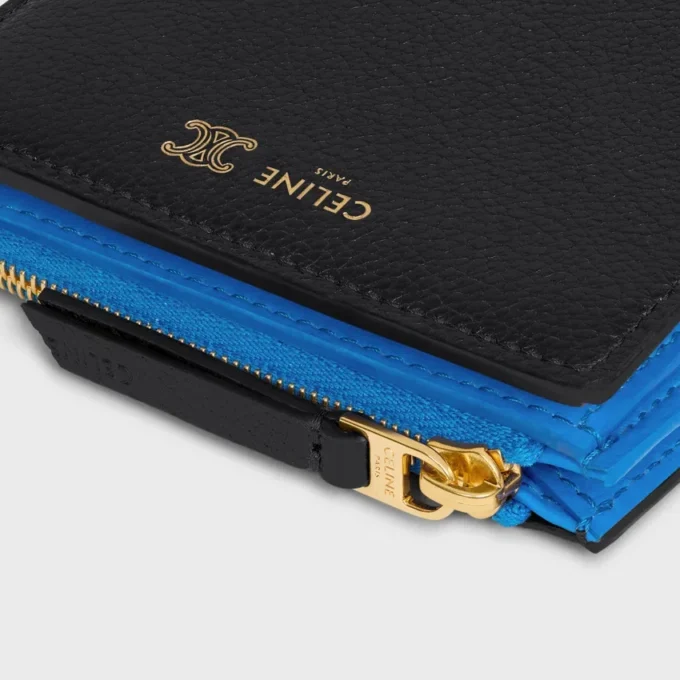 Portefeuille compact Triomphe Stamp en cuir de veau grainé souple