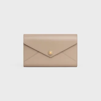 Portefeuille enveloppe à chaîne en cuir de veau brillant
