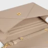 Portefeuille enveloppe à chaîne en cuir de veau brillant Portefeuille enveloppe à chaîne en cuir de veau brillant
