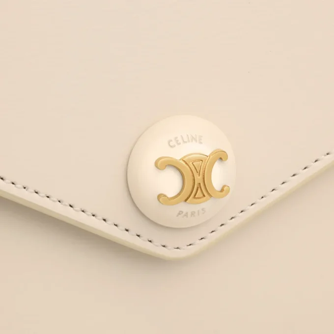 Portefeuille enveloppe à chaîne en cuir de veau brillant Portefeuille enveloppe à chaîne en cuir de veau brillant