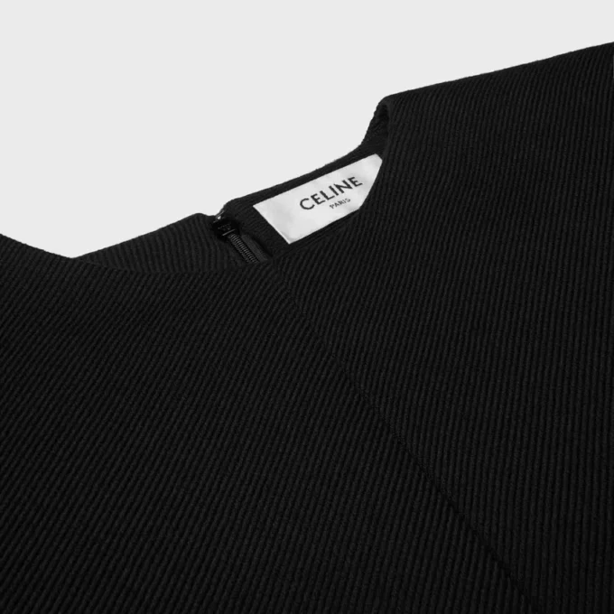 Robe en laine tricotée