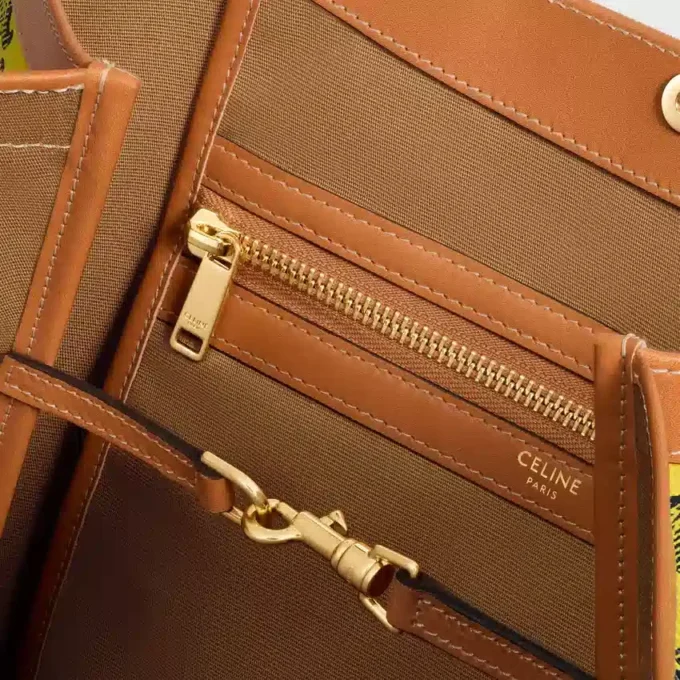 Sac cabas plat moyen en Triomphe Canvas