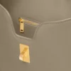 Sac Camille 16 Soft de taille moyenne en cuir de veau lisse