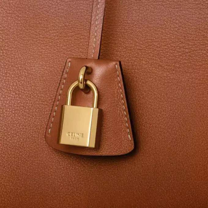 Sac CELINE Conti en cuir de veau grainé souple