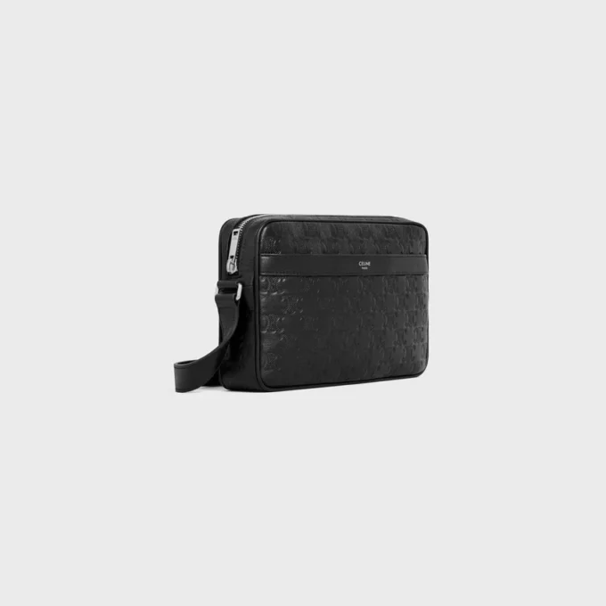 Sac messager moyen en cuir de veau avec motif Triomphe en relief