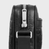 Sac messager moyen en cuir de veau avec motif Triomphe en relief