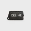 Sac messager moyen en Triomphe Canvas avec imprimé CELINE Sac messager moyen en Triomphe Canvas avec imprimé CELINE
