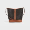 Sac seau moyen en Triomphe Canvas et cuir de veau