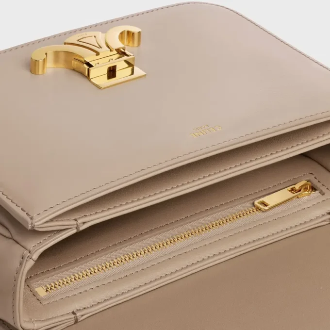 Sac Teen Triomphe en cuir de veau brillant Sac Teen Triomphe en cuir de veau brillant