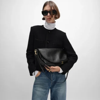 Sac Triomphe Halfmoon en cuir d&rsquo;agneau souple et brillant