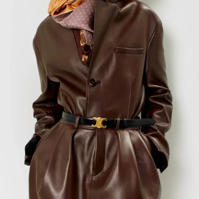 Veste ajustée en cuir d’agneau souple Veste ajustée en cuir d’agneau souple